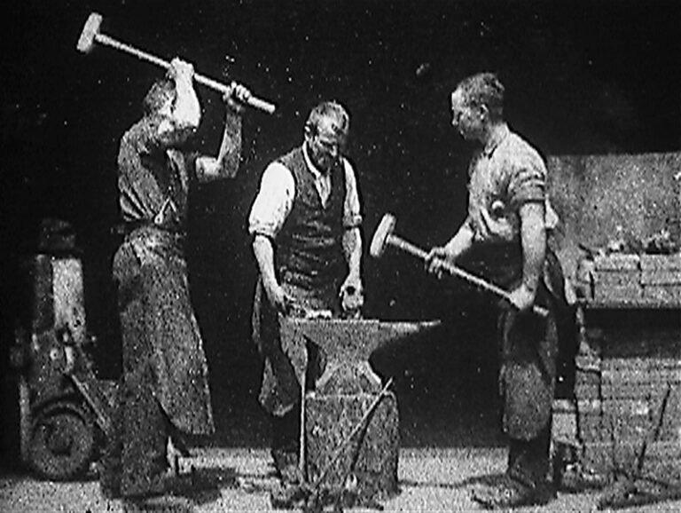 Es históricamente importante como la primera película de kinetoscopio mostrada en exhibición pública el 9 de mayo de 1893, y es el primer ejemplo conocido de actores que interpretan un papel en una película.