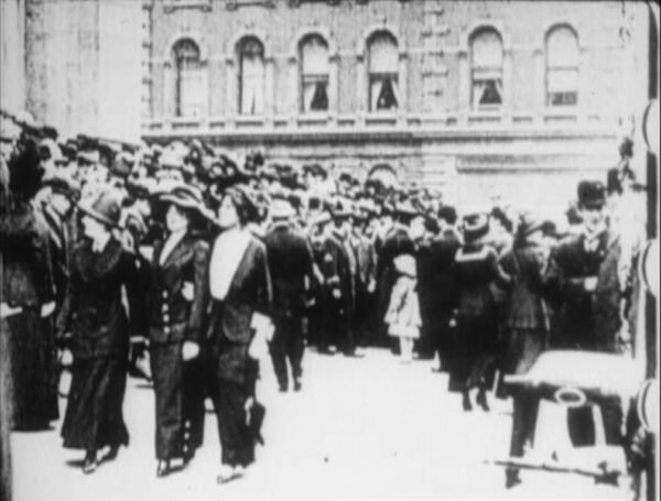 Fifth Avenue, New York 1897 - 1st Camera Pan - James H. White